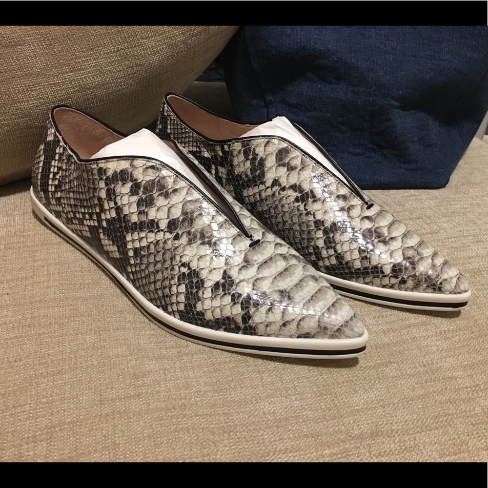 Brand new James Chan Tisha Sneakers - Sz 9